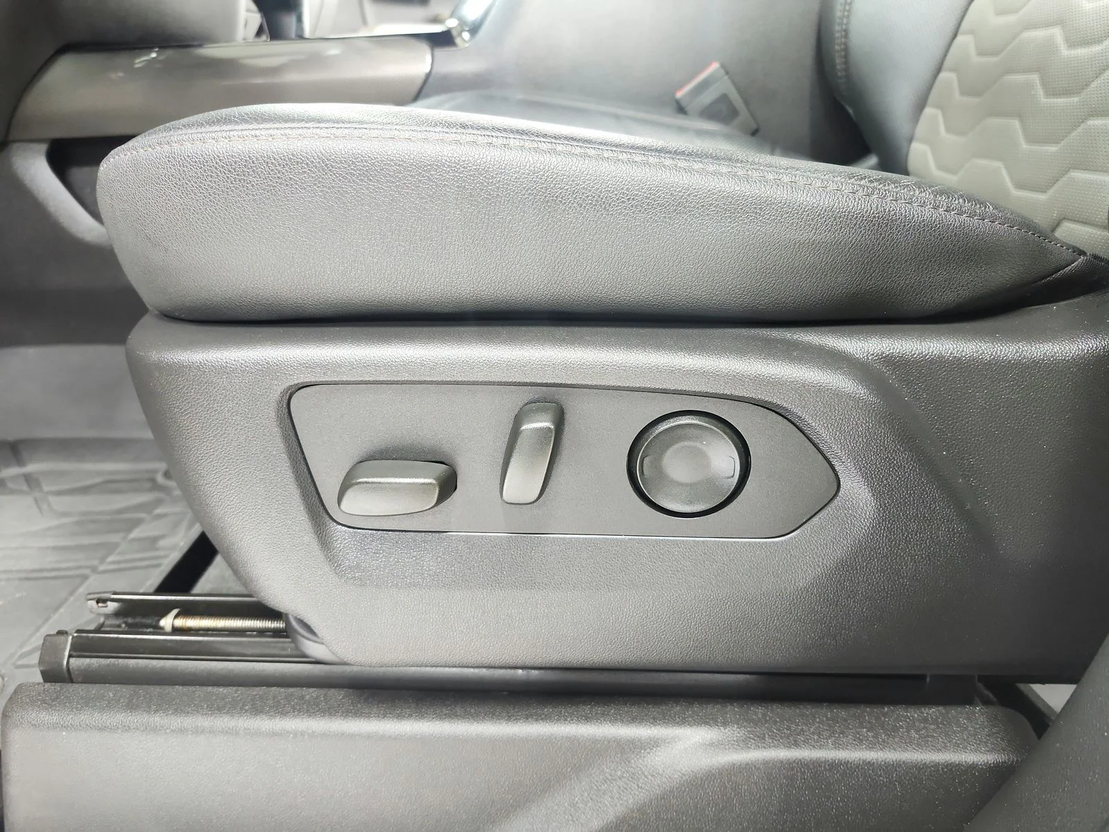 Used 2023  Chevrolet ZR2 image 20
