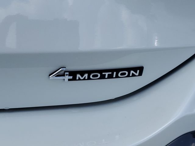 New 2026 White Volkswagen SE R-Line Black image 7