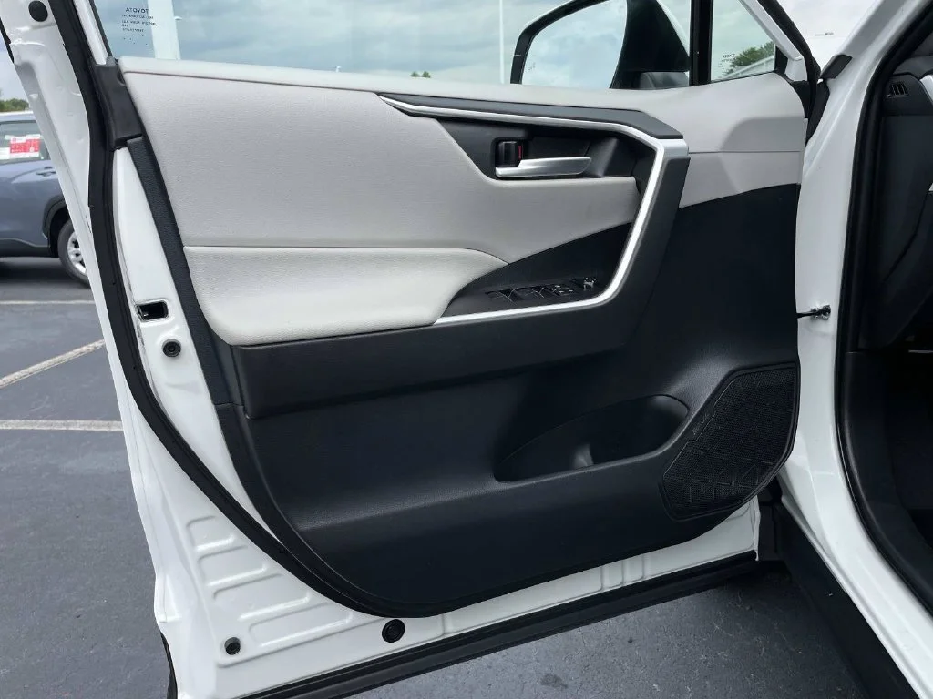 Certified Used 2025 White Toyota XLE image 17