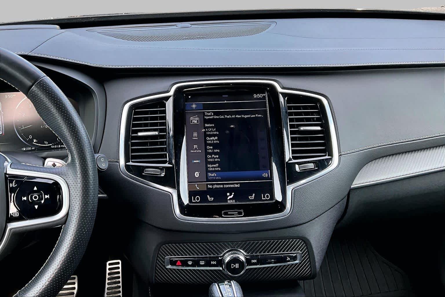 Used 2019 Onyx Black Metallic Volvo R-Design image 7