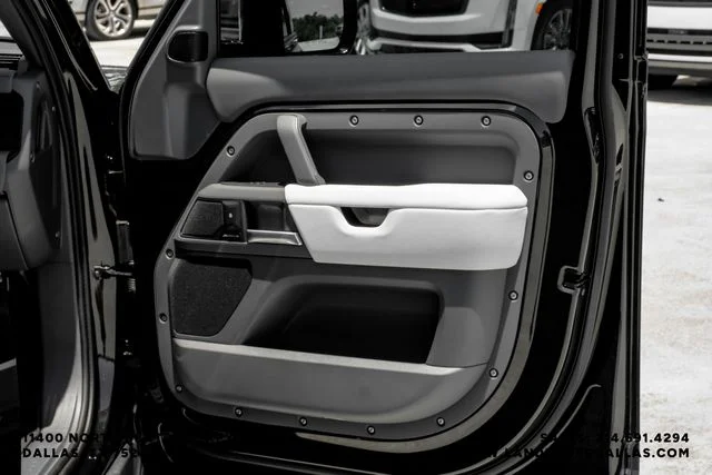 New 2026 Santorini Black Land Rover S image 49