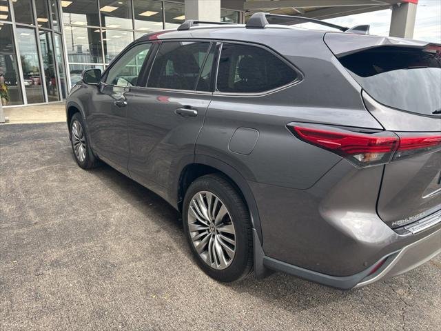 Certified Used 2021 MAGNETIC GRAY MET. Toyota  image 4