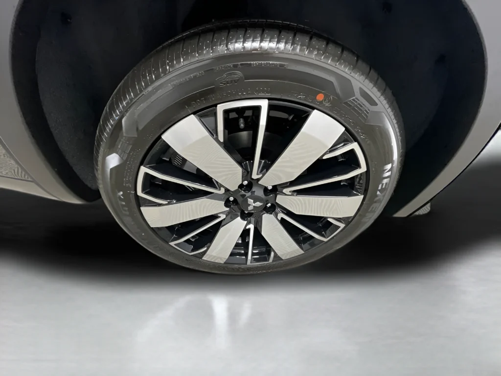 New 2026 Graphite Gray Mitsubishi SEL image 42