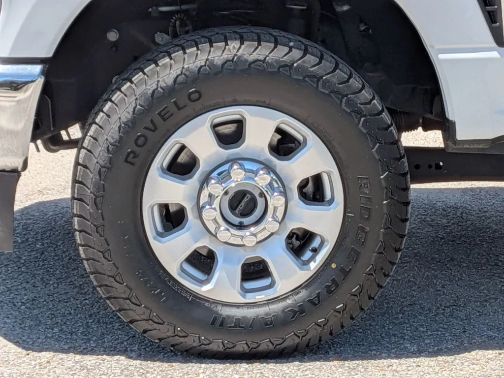 Used 2024 White Ford XLT image 11
