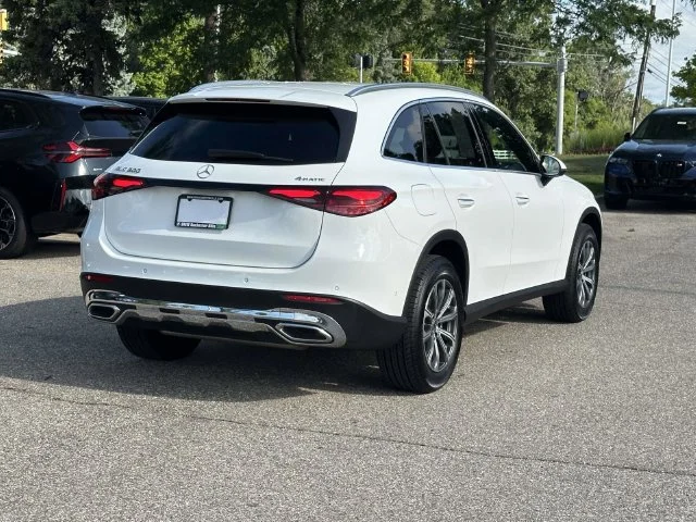Used 2025 Polar White Mercedes-Benz GLC 300 image 5