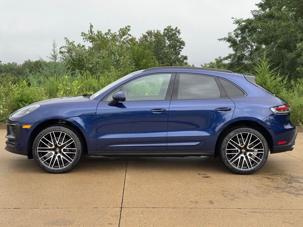 New 2026 Gentian Blue Metallic Porsche  image 2