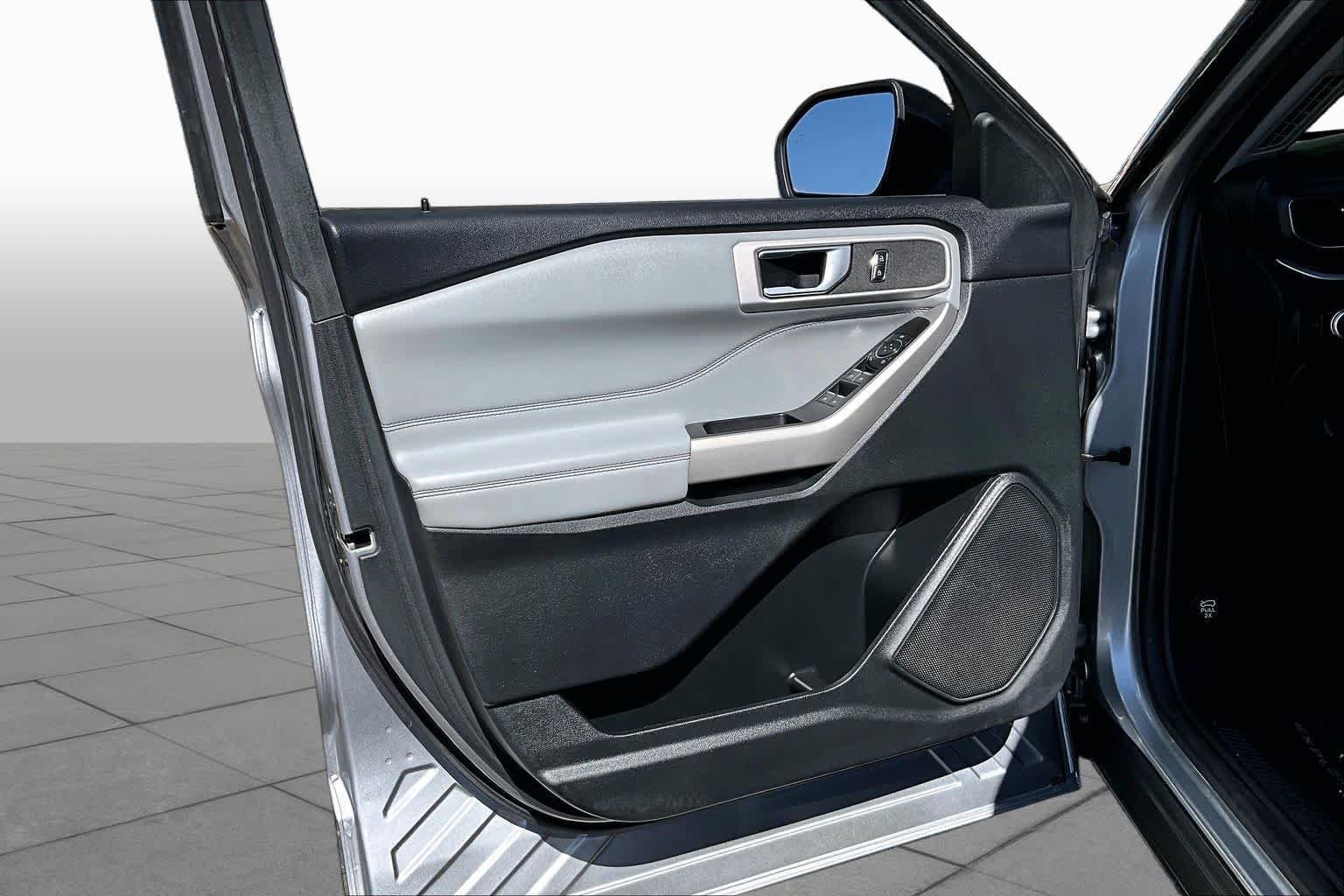 Used 2022 Iconic Silver Ford XLT image 21