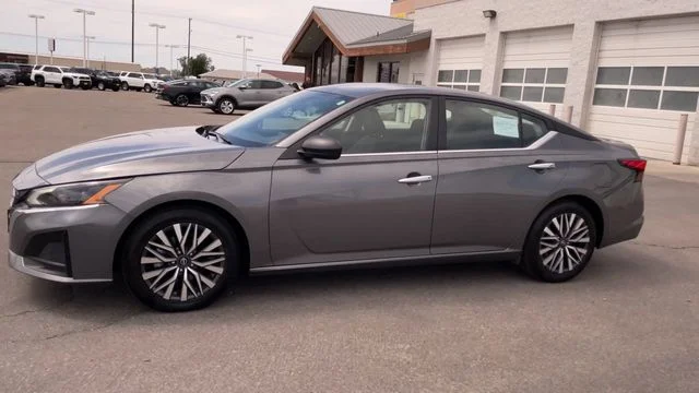 Used 2025 Gray Nissan 2.5 SV image 6