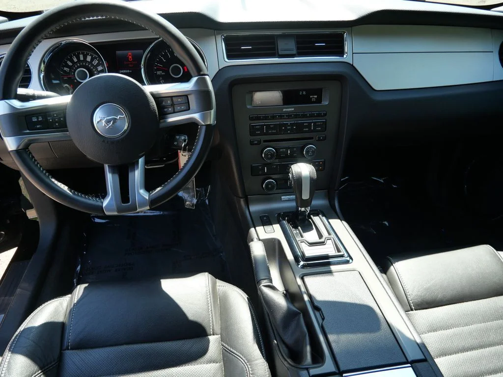 Used 2014 Black Ford V6 Premium image 17
