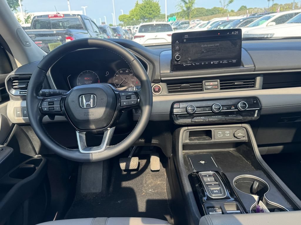 Used 2024 Blue Honda Touring image 13