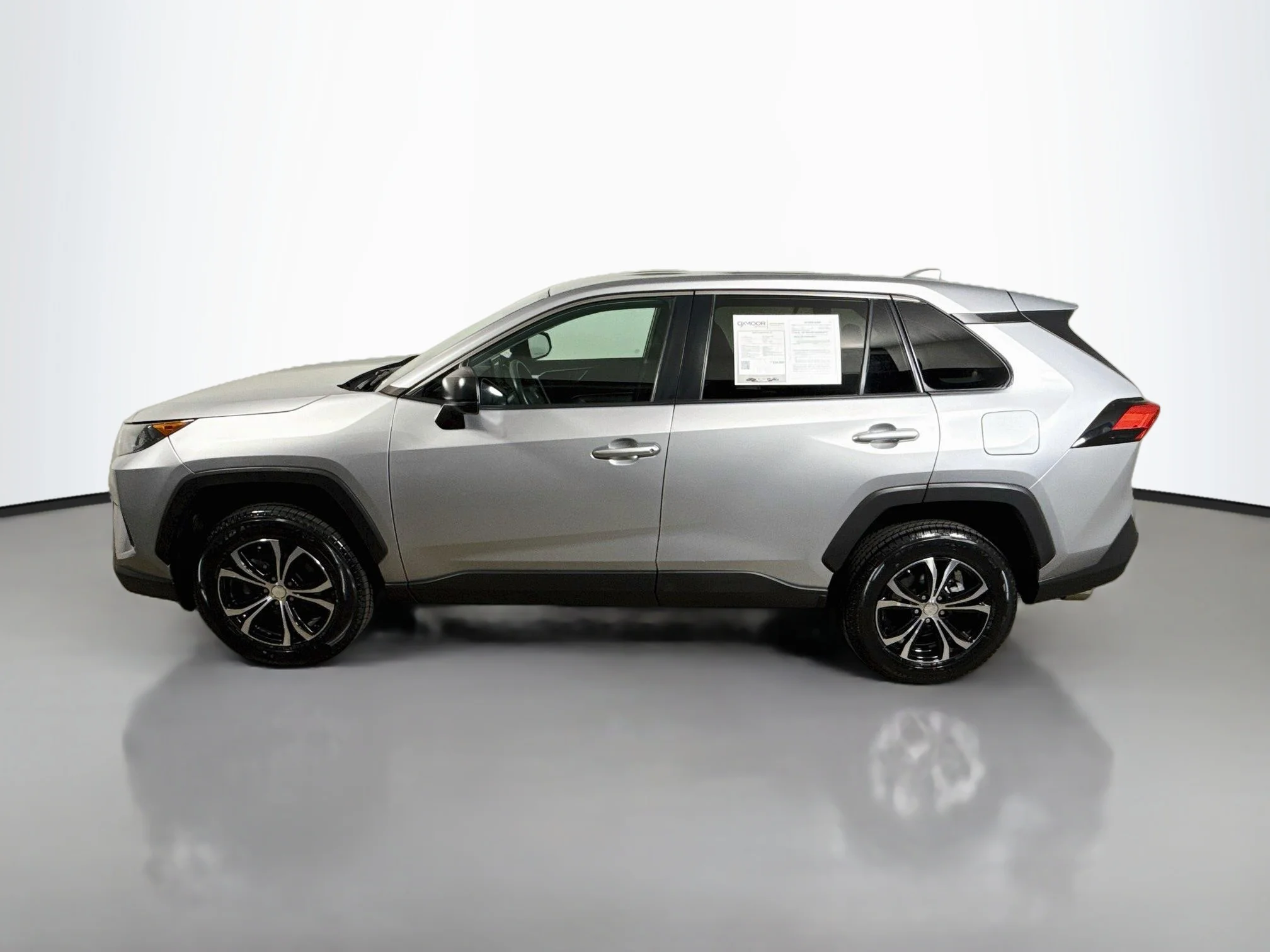 Certified Used 2022 Silver Sky Metallic Toyota LE image 4