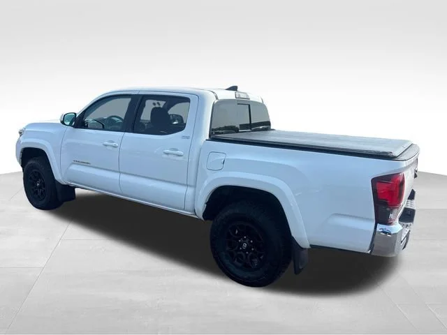 Used 2019 White Toyota SR5 V6 image 3