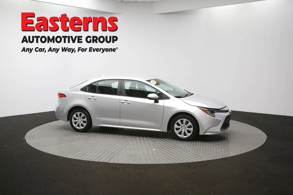 Used 2022 Silver Toyota LE image 43