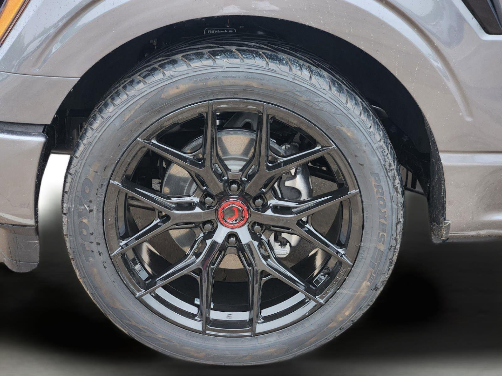 New 2026 Carbonized Gray Metallic Ford XLT image 7