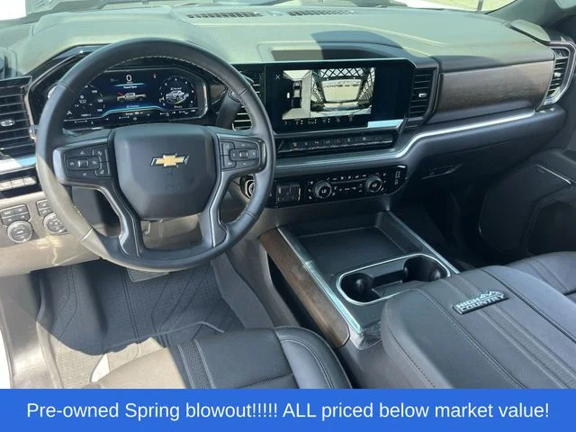 Used 2025 White Chevrolet High Country image 25