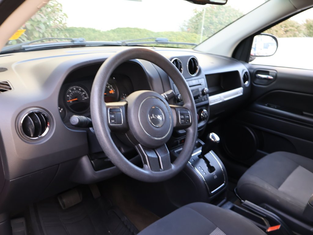 Used 2017 Red Jeep Sport image 9