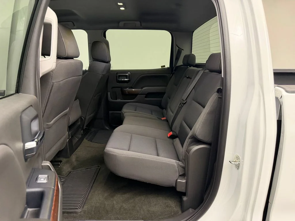 Used 2018 Summit White GMC SLE image 20