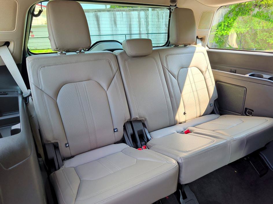 Used 2019 Black Metallic Ford Limited image 14