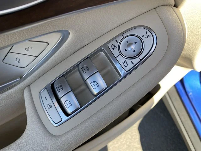 Used 2022 Starling Blue Metallic Mercedes-Benz GLC 300 image 19