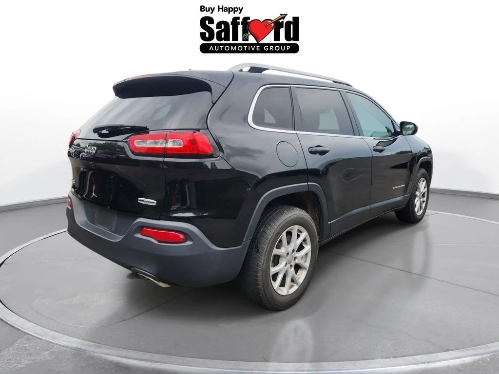Used 2015 Black Jeep Latitude image 8