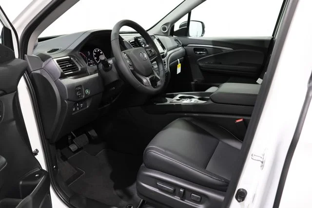 New 2026 Platinum White Pearl Honda RTL image 10