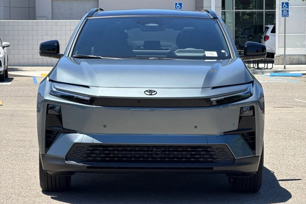 New 2026 Overcast Toyota  XSE image 8