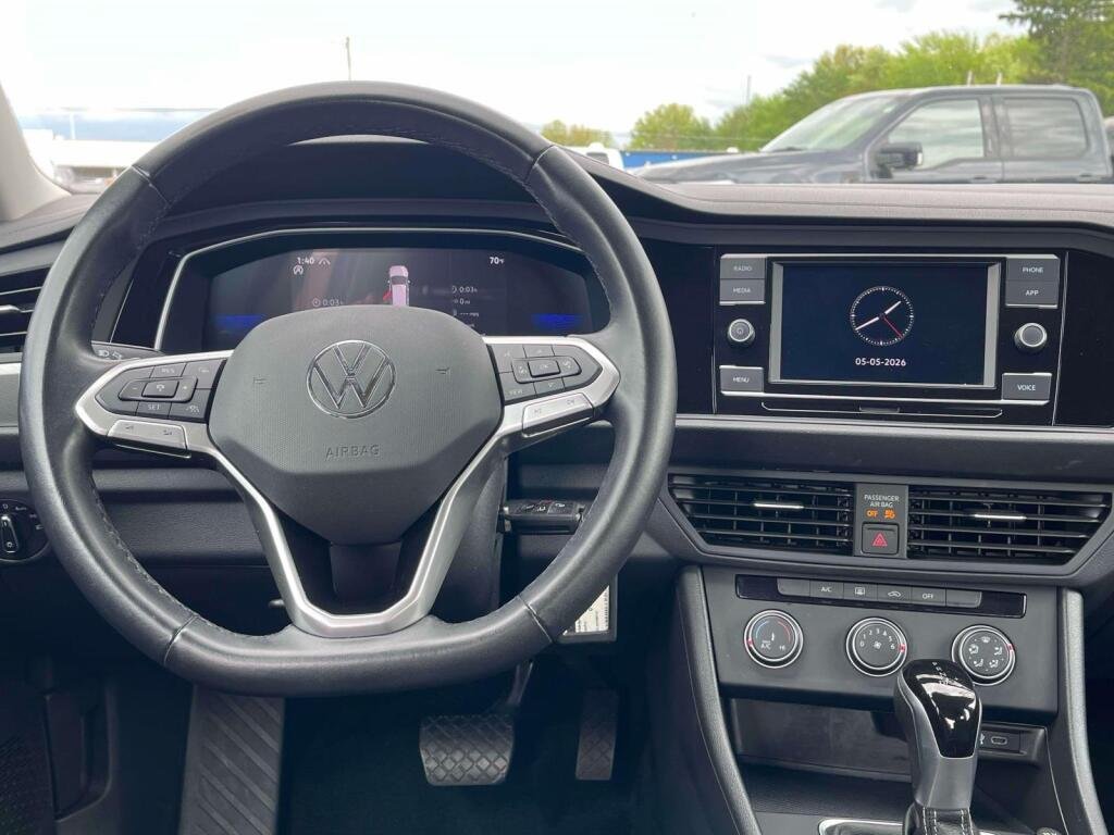 Used 2024 GRY/Grey Volkswagen S image 2
