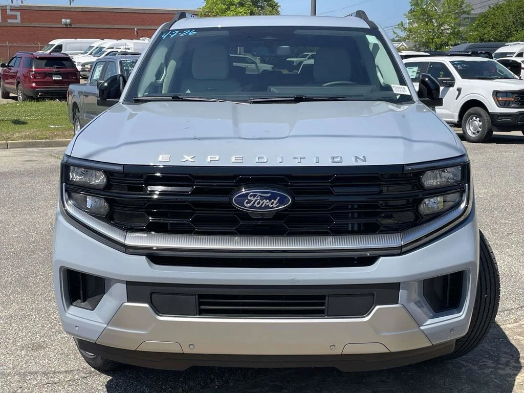 New 2026 Glacier Gray Metallic Tri-Coat Ford Platinum image 8