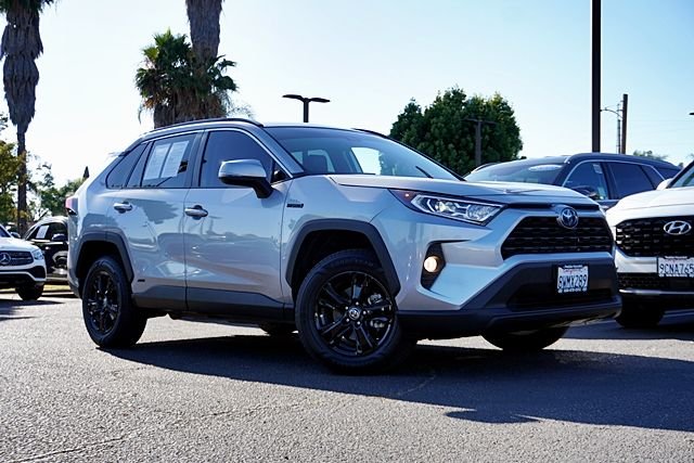 Used 2021 Silver Toyota XLE image 1