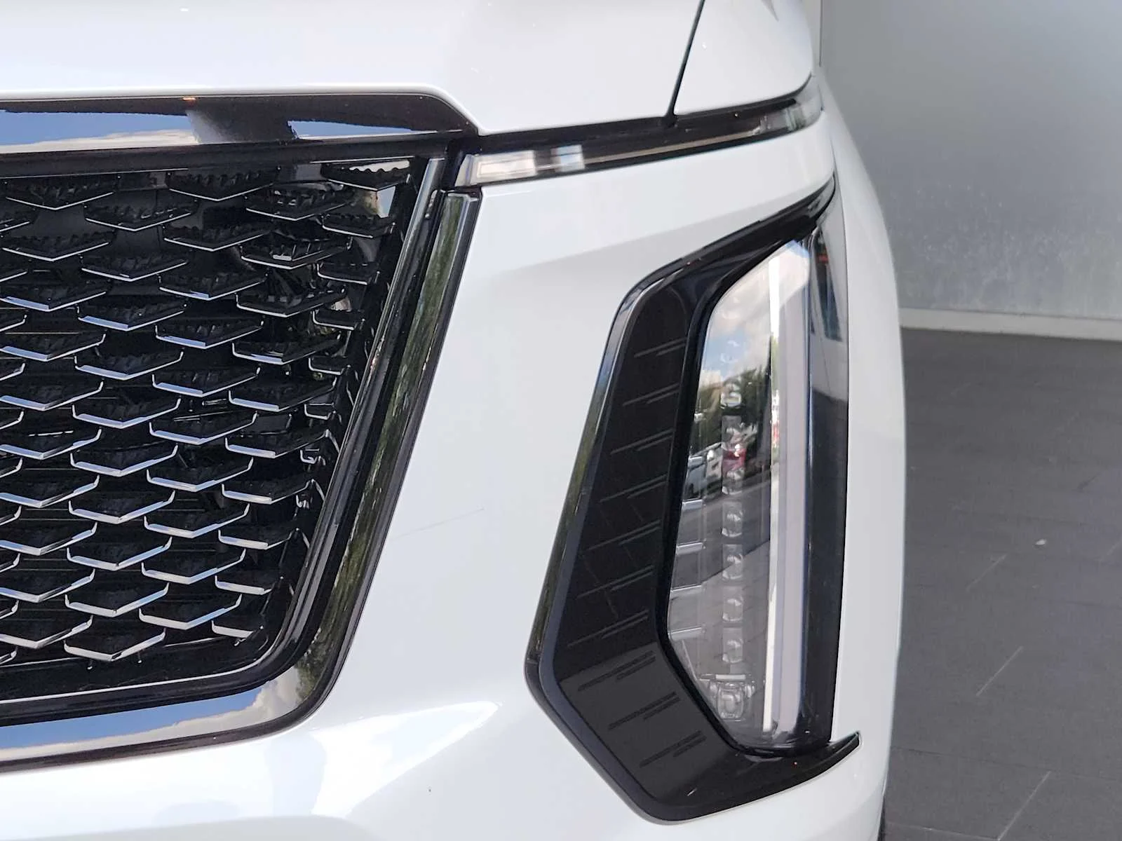New 2026 Vibrant White Tricoat Cadillac Platinum Sport image 6