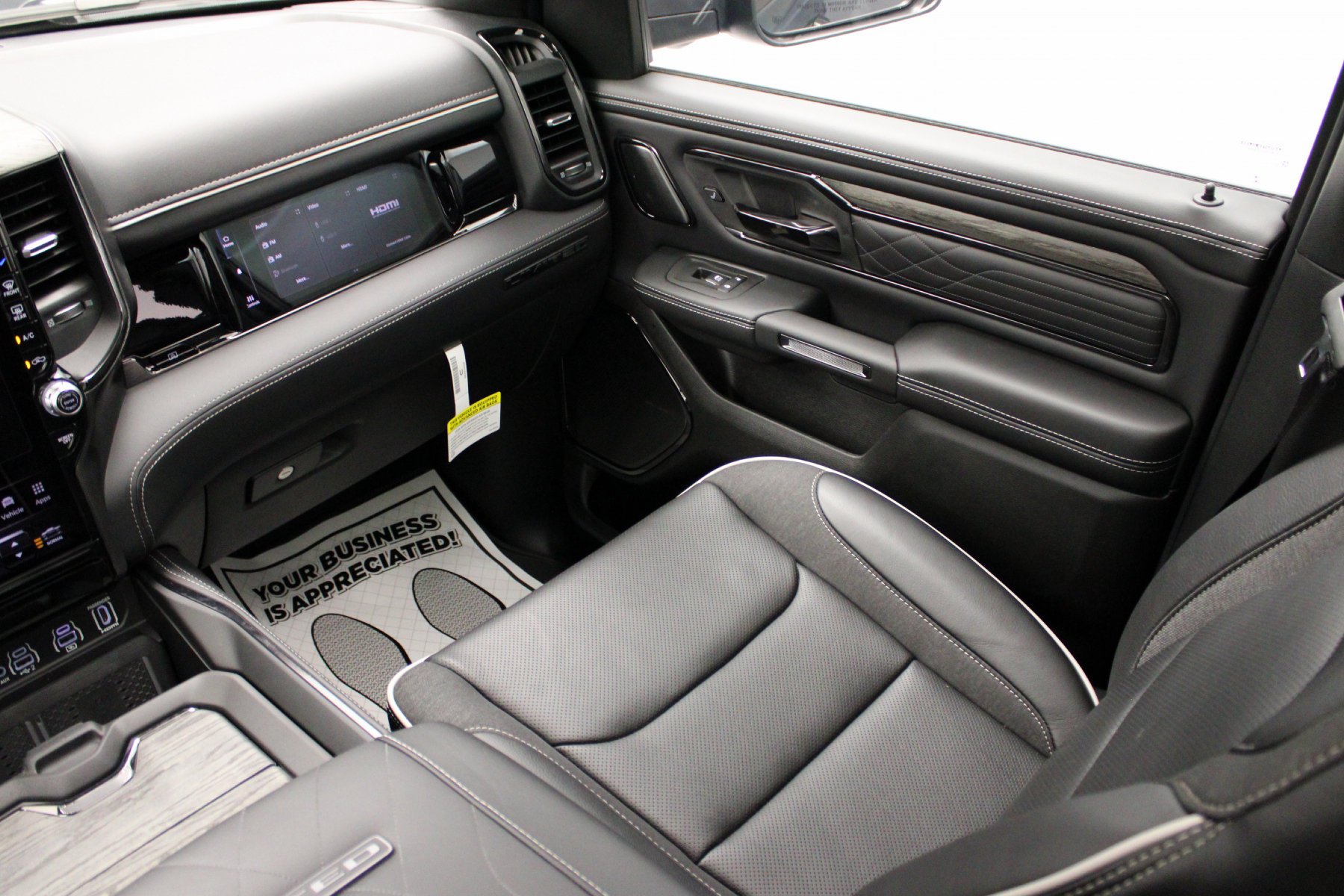 2026 RAM 1500 Limited - Photo 29
