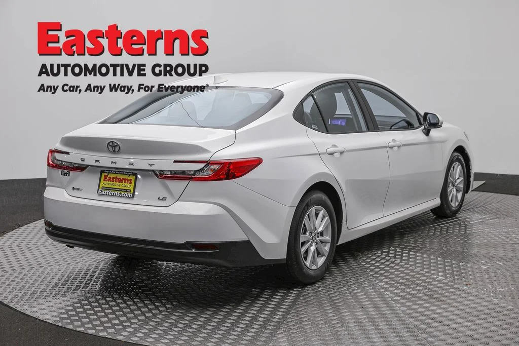 Used 2025 White Toyota LE image 5