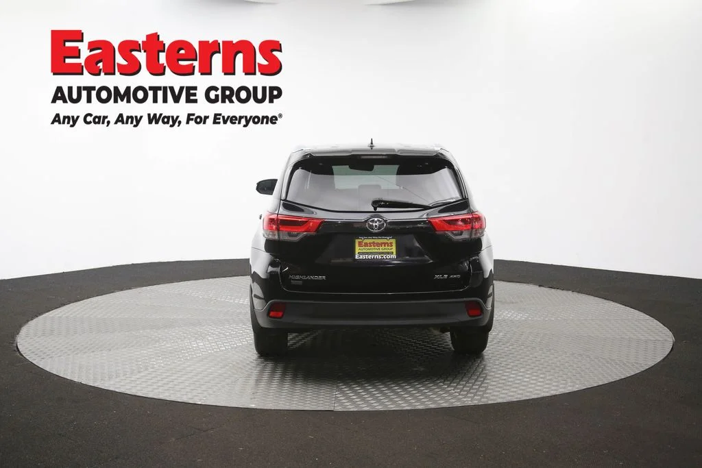 Used 2019 Black Toyota XLE image 40