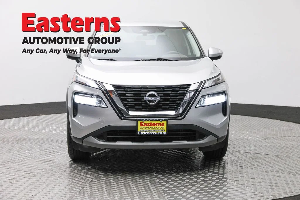 Used 2023 Silver Nissan SV image 84