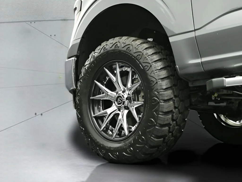 Used 2025 Carbonized Grey Metallic Ford XLT image 23