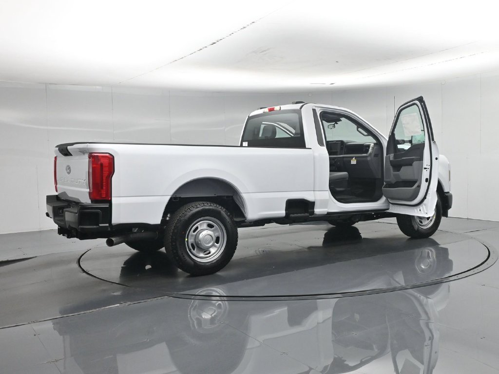 New 2027 Oxford White Ford XL image 5