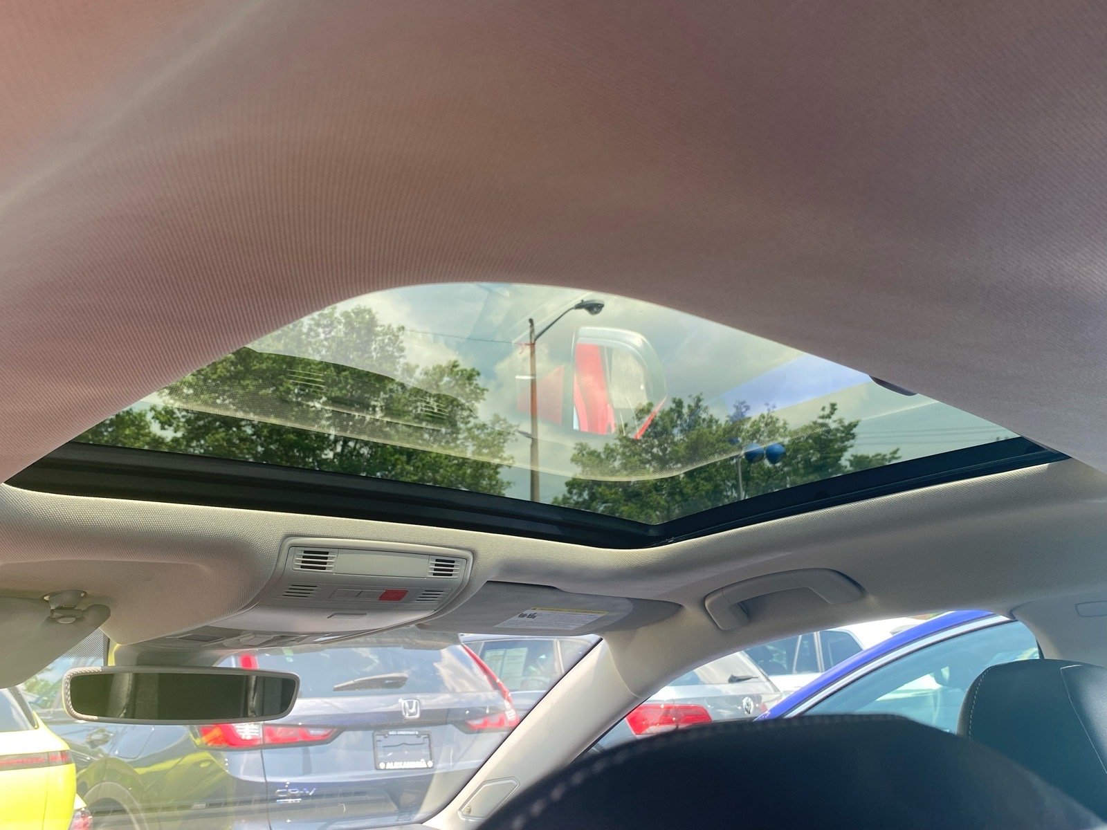 Used 2019 Red Volkswagen SEL image 19
