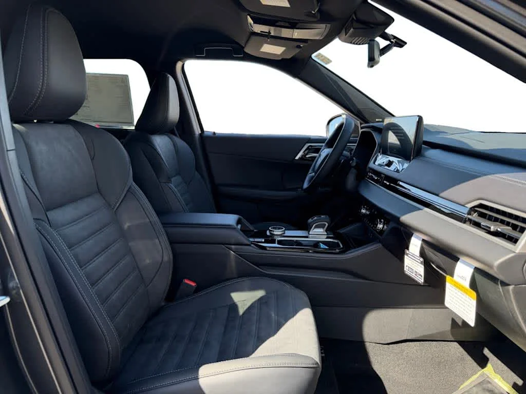New 2026 Graphite Gray Mitsubishi LE image 11