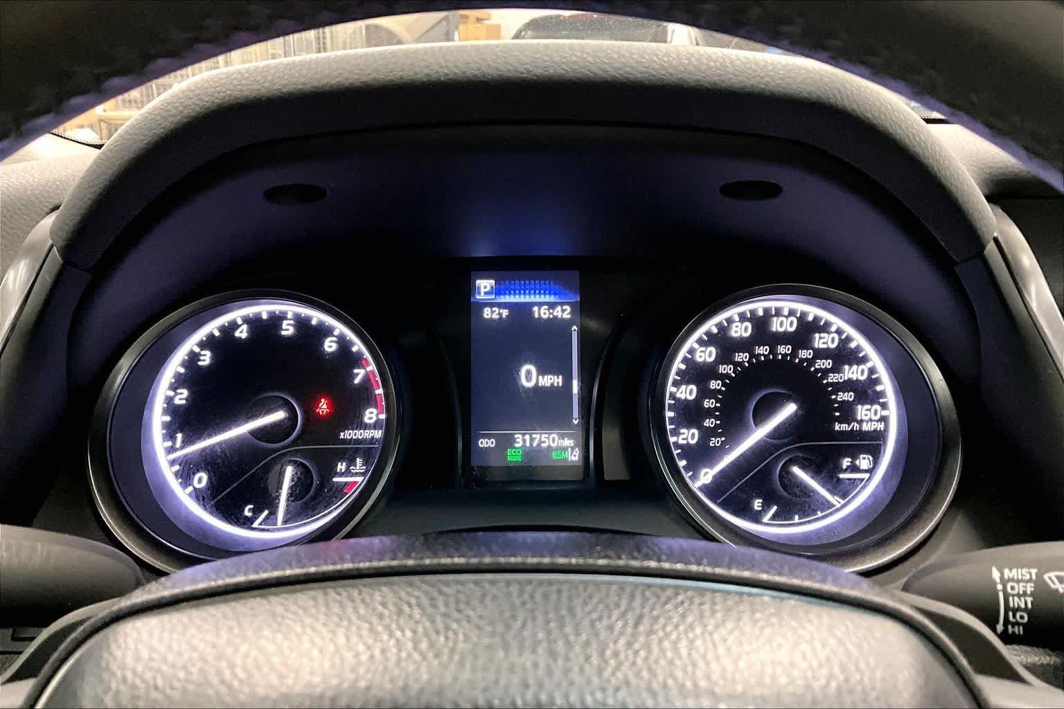 Used 2024 Ice Cap Toyota SE image 25