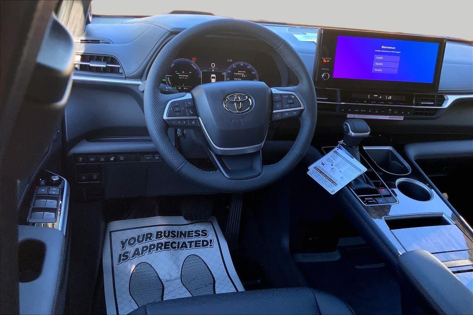 New 2026 Wind Chill Pearl Toyota Platinum image 8