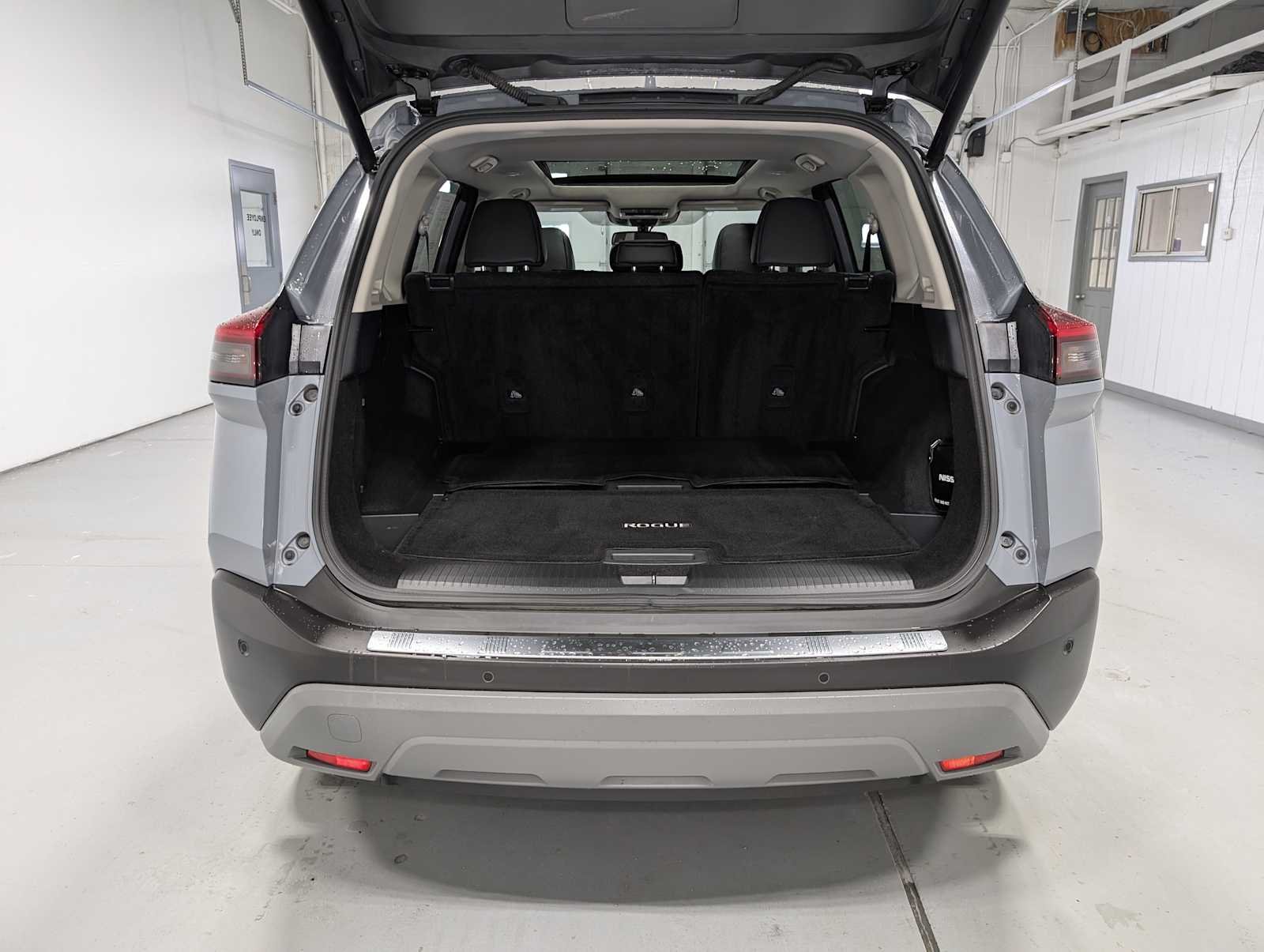 Used 2021 BOULDER GRAY PE Nissan SL image 41