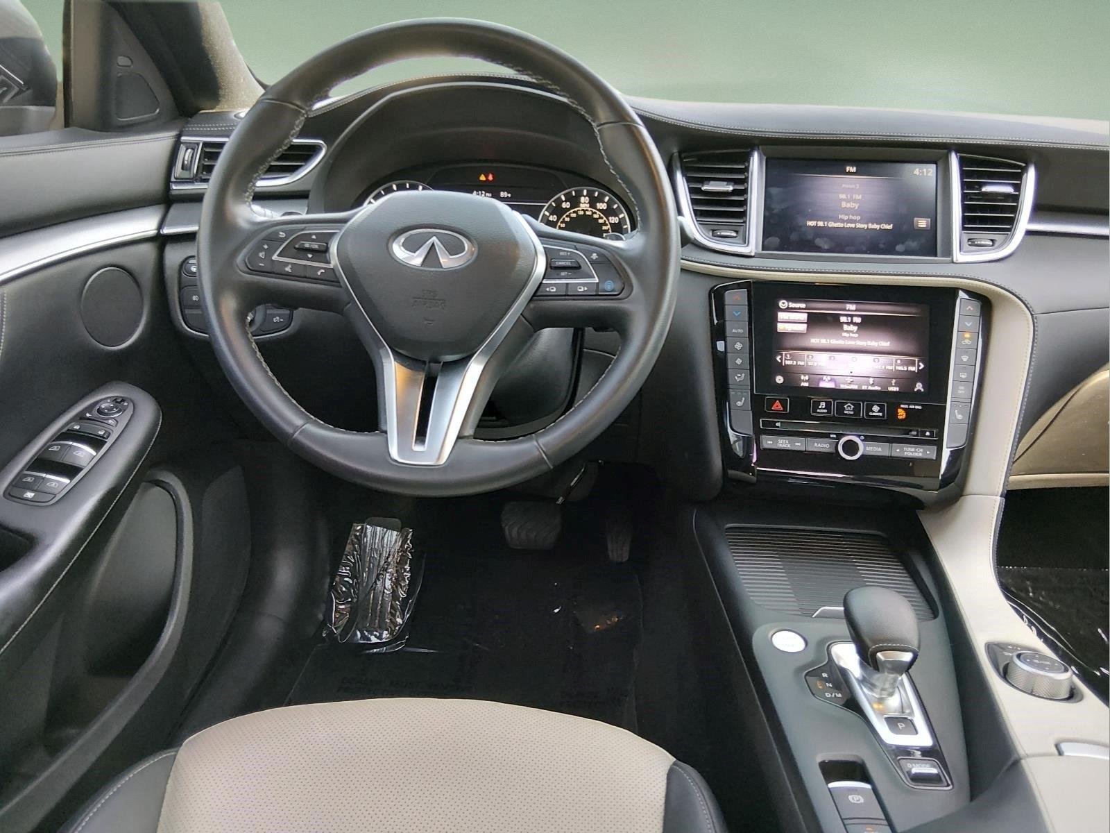 Used 2023 Graphite Shadow INFINITI LUXE image 10