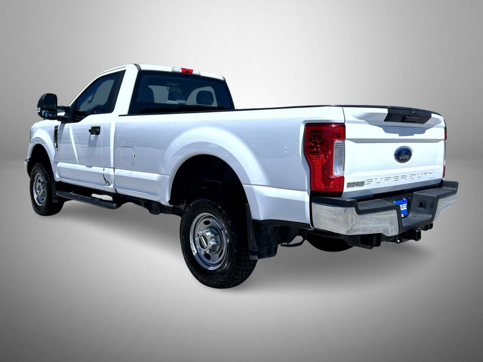 Used 2019 White Ford XL image 7