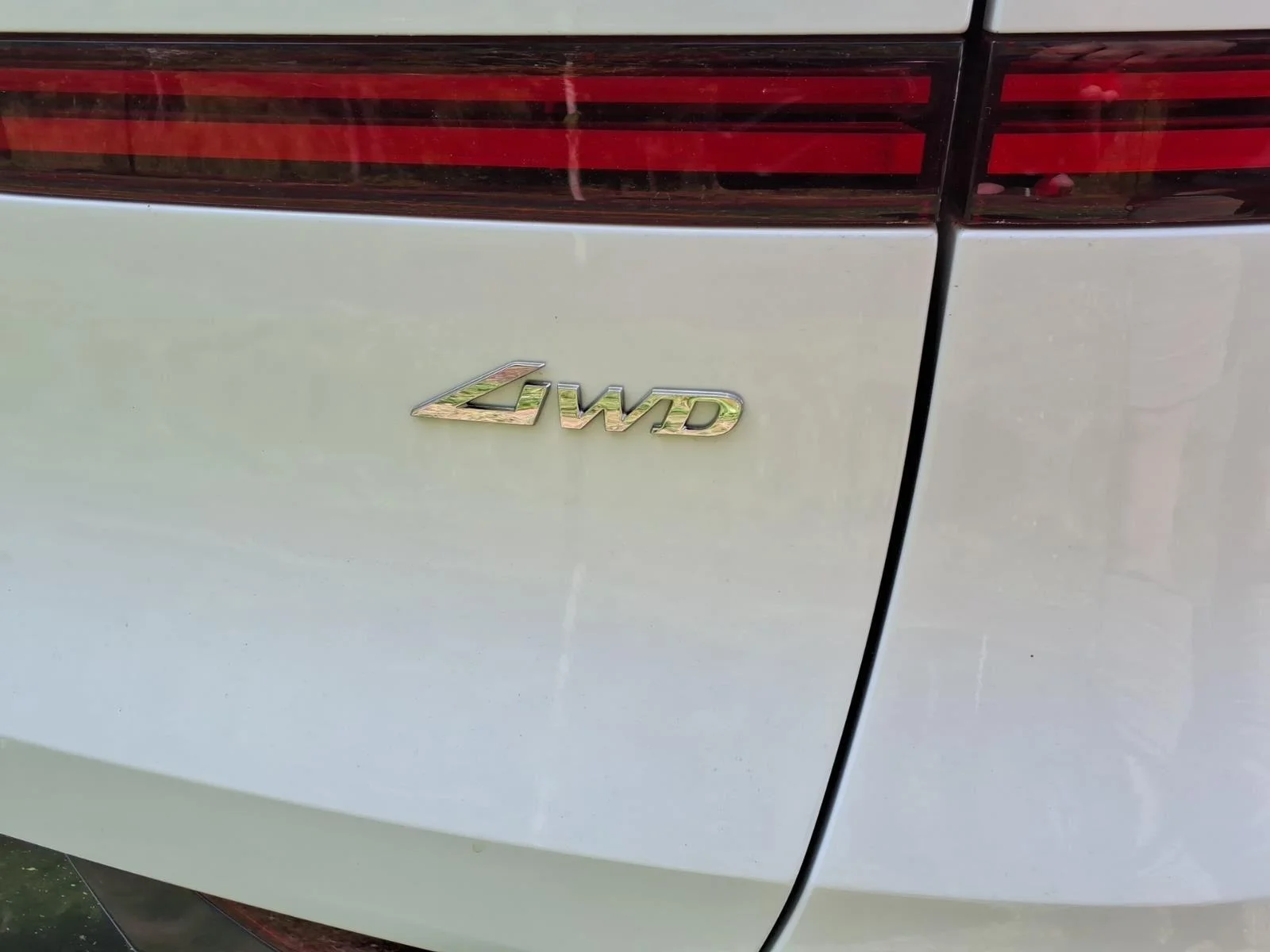 New 2026 Uyuni White Genesis 2.5T Select image 30