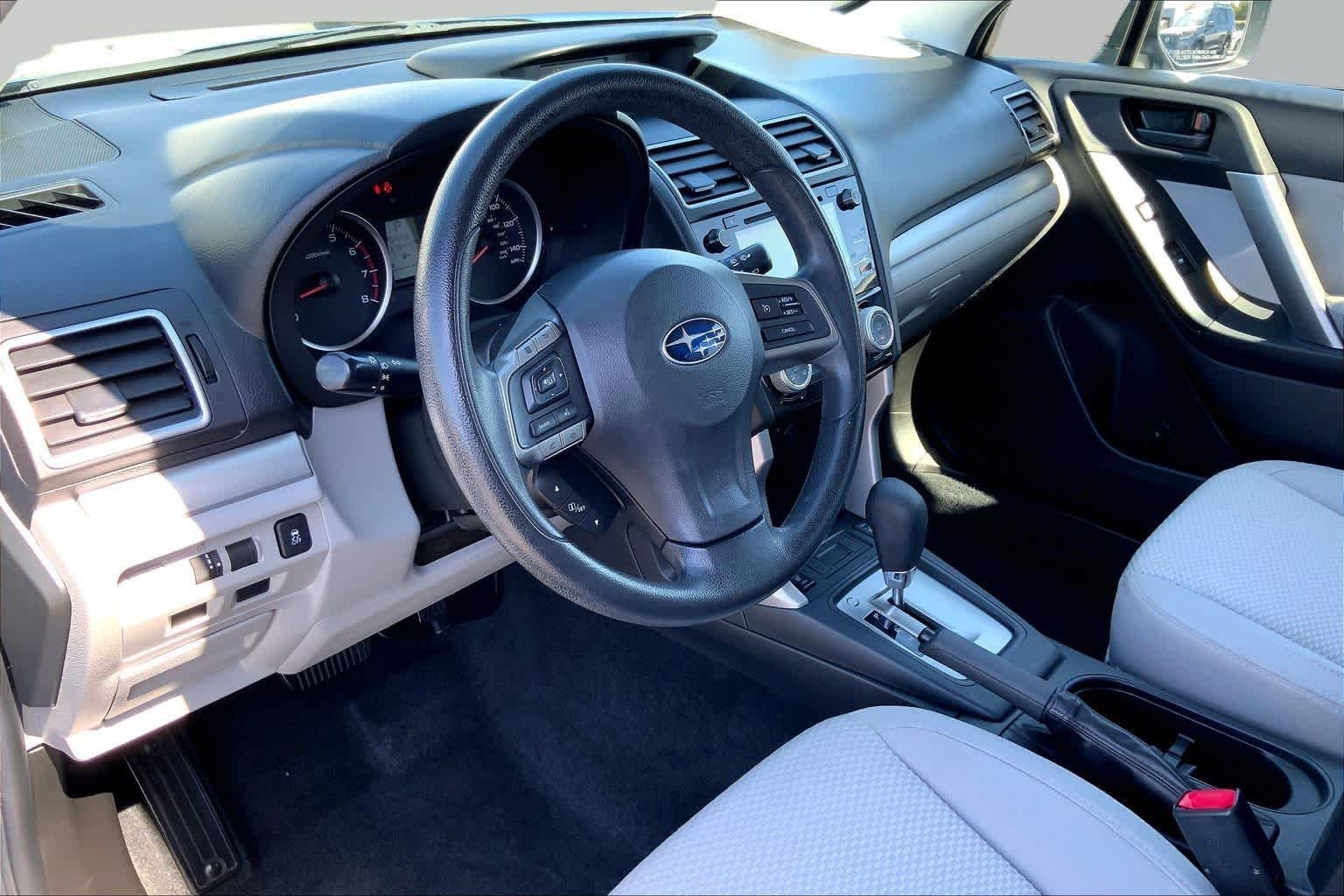 Used 2016 Quartz Blue Pearl Subaru 2.5i Premium image 17