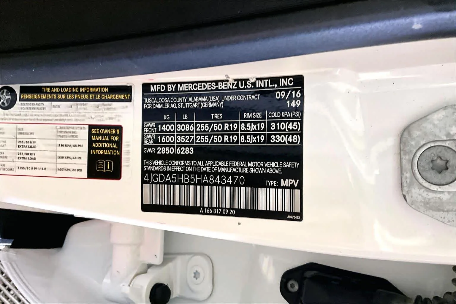 Used 2017 Polar White Mercedes-Benz GLE 350 image 34