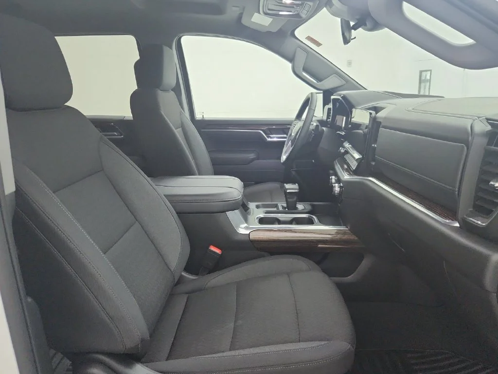 Used 2026 White GMC Elevation image 36