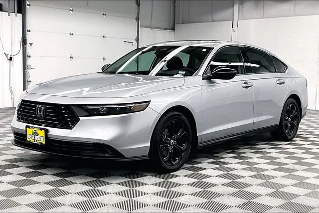 2025 Honda Accord SE - Photo 12