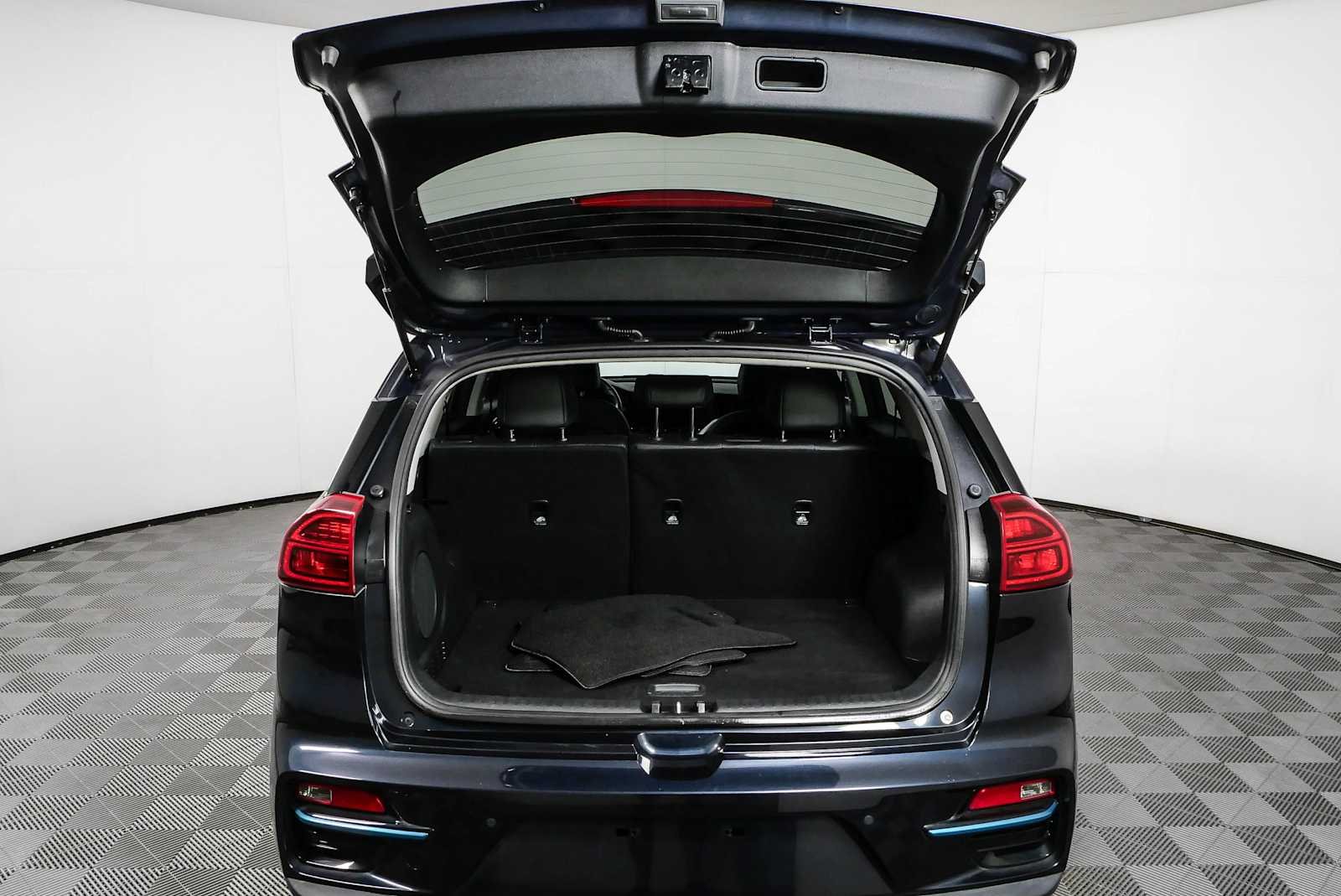 Used 2020 Gravity Blue Kia EX Premium image 32