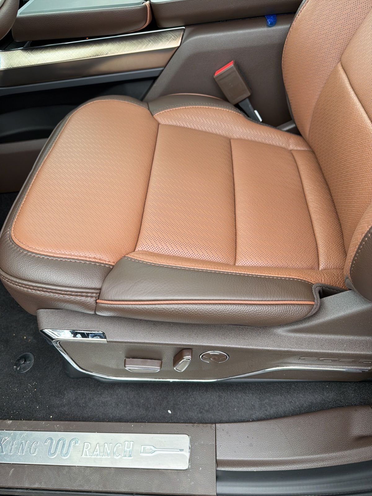 New 2026 Agate Black Metallic Ford King Ranch® image 18
